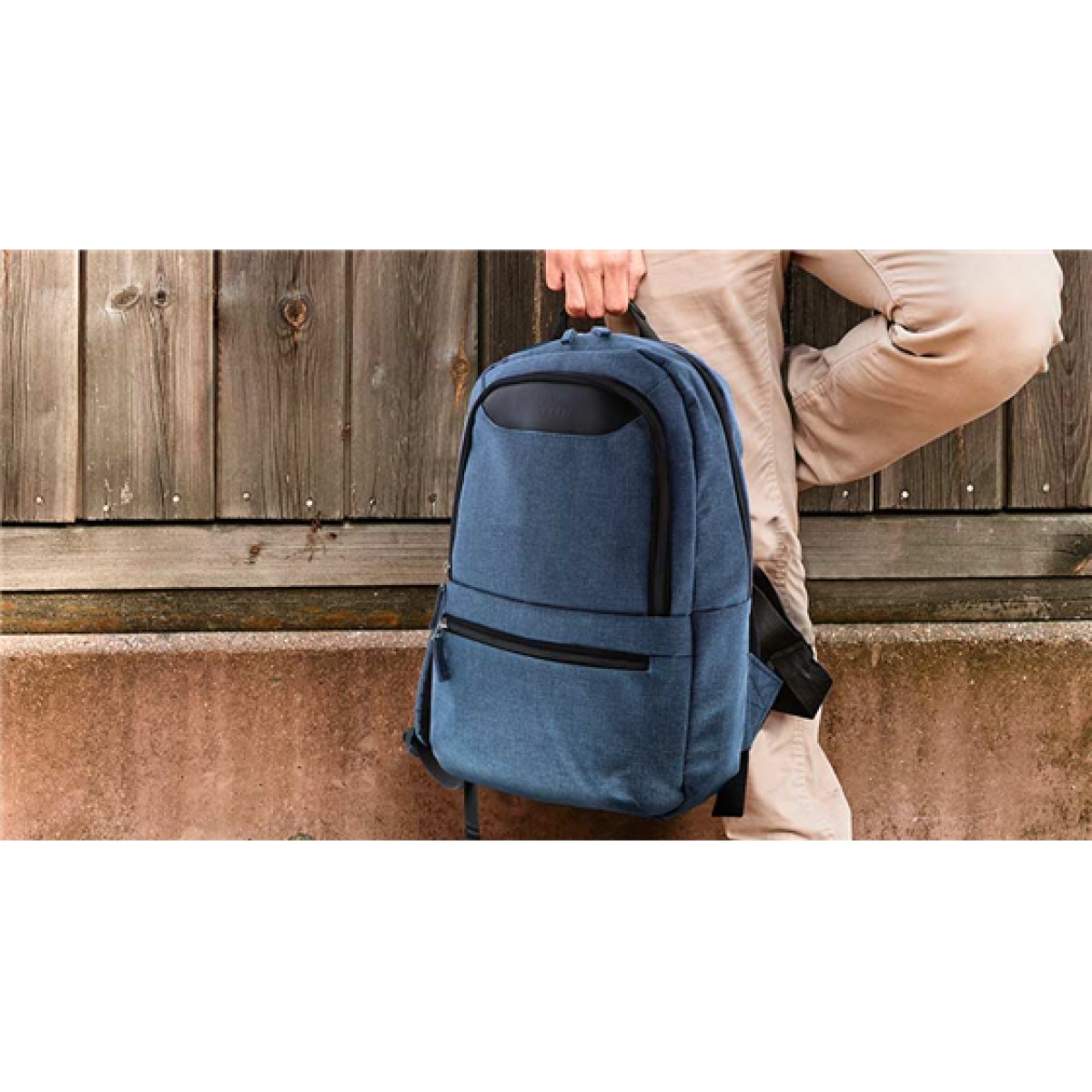 Bulto Para Laptop Xtech Windsor 15.6″ Tipo Mochila Azul Detalles Negros